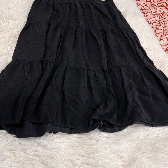 Black flowy line A Skirt  texturized size L - Picture 4 of 9